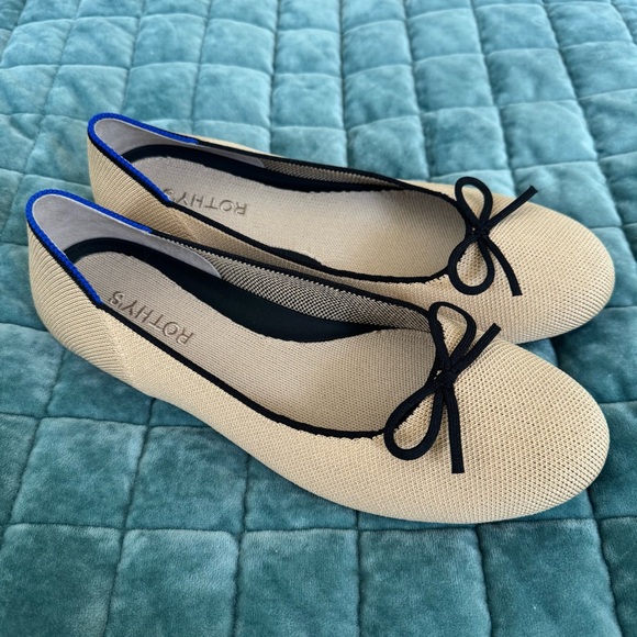 Rothy's The Ballet Flat in Beige & Black with Bow Neutral Earth-Friendly - Picture 2 of 12